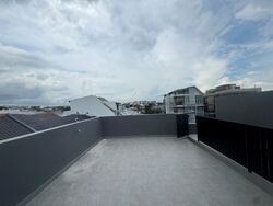 Yio Chu Kang Road (D19), Terrace #529385181